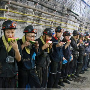 酷暑難耐，劉莊煤礦將“清涼”送到每一名職工心里